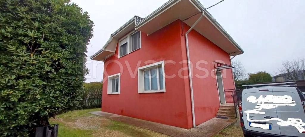 casa indipendente in vendita a Pesaro in zona Vismara