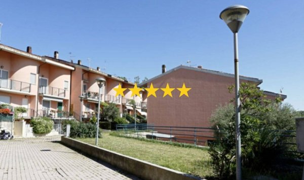 casa indipendente in vendita a Pesaro in zona Candelara
