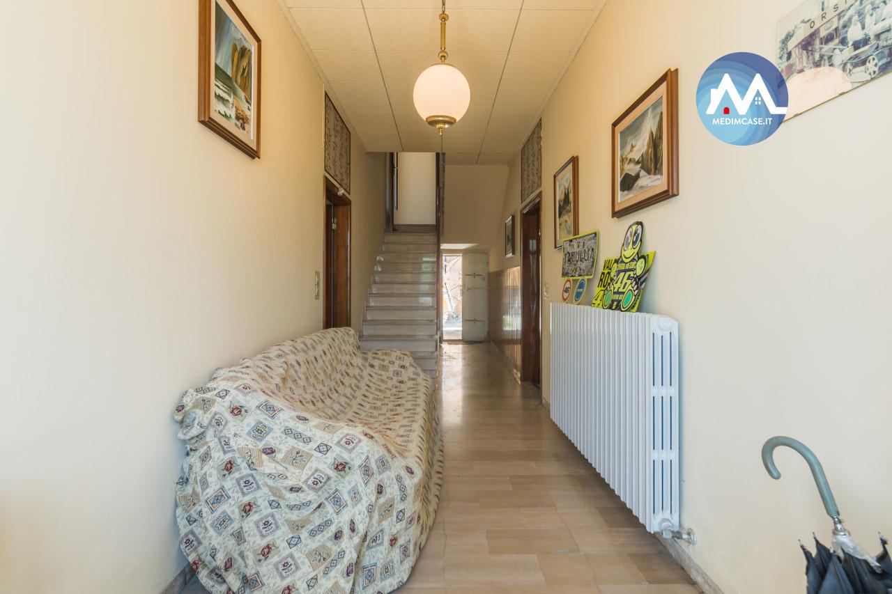casa indipendente in vendita a Pesaro in zona Mare