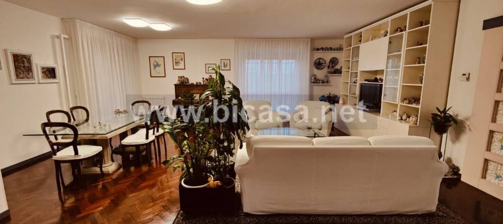 casa indipendente in vendita a Pesaro in zona San Bartolo