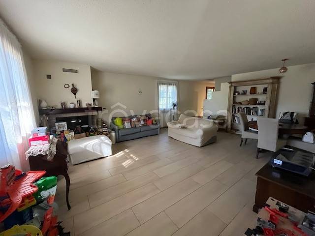 casa indipendente in vendita a Pesaro