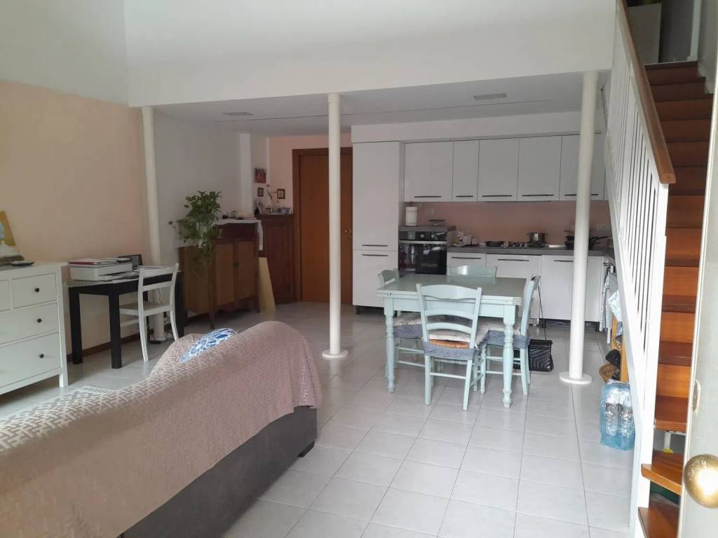 appartamento in vendita a Pesaro in zona Loreto