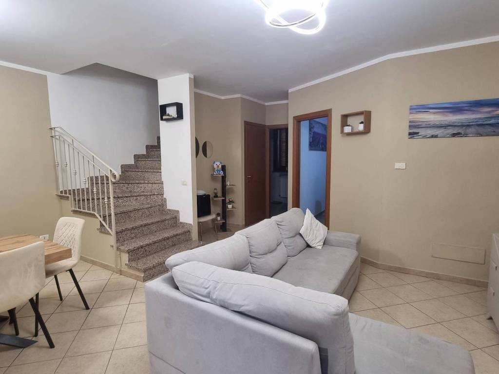 casa indipendente in vendita a Pesaro in zona Santa Veneranda