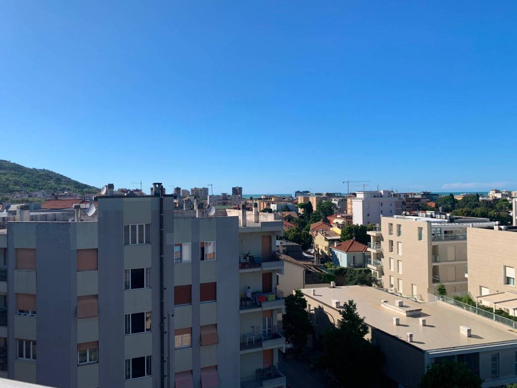 appartamento in vendita a Pesaro in zona Centro Città