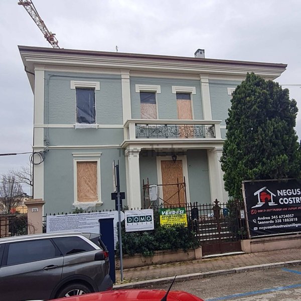 appartamento in vendita a Pesaro in zona Mare