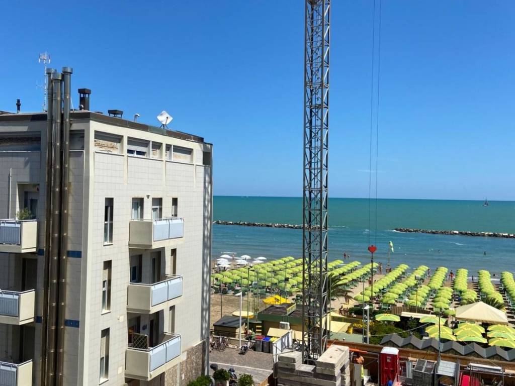 appartamento in vendita a Pesaro in zona Mare