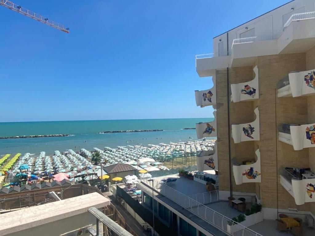 appartamento in vendita a Pesaro in zona Mare