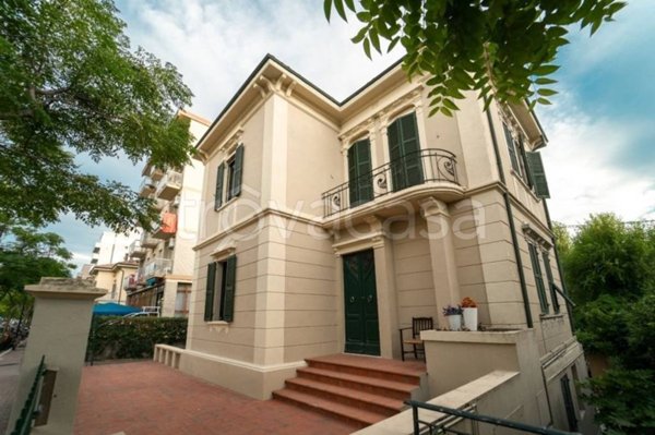 appartamento in vendita a Pesaro in zona Mare