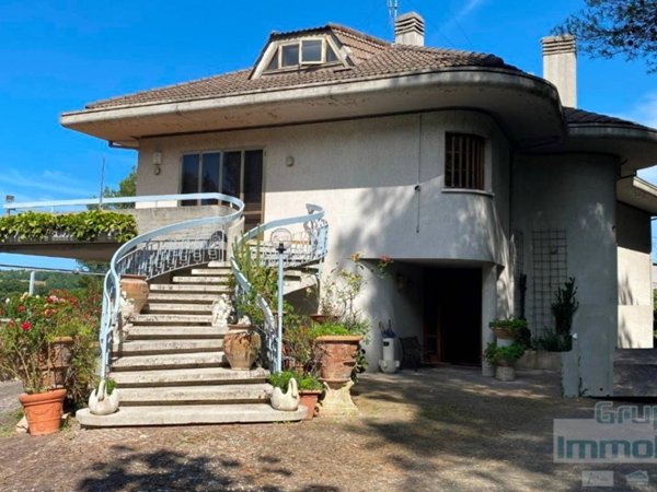 casa indipendente in vendita a Pesaro in zona Mare