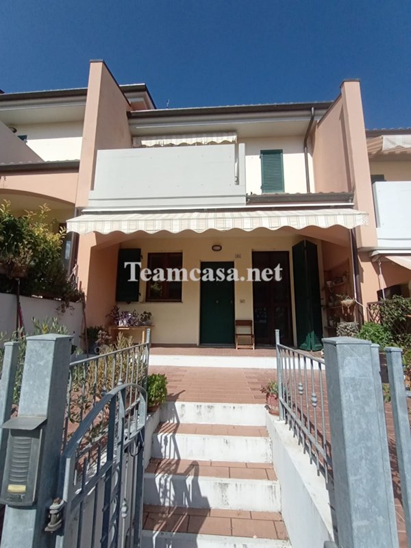 casa indipendente in vendita a Pesaro in zona Santa Maria dell'Arzilla