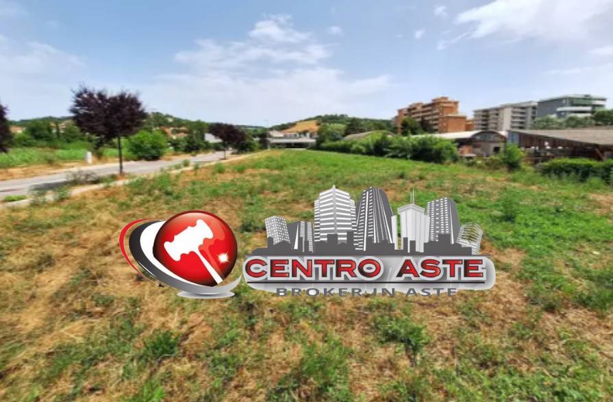 terreno edificabile in vendita a Pesaro in zona Vismara