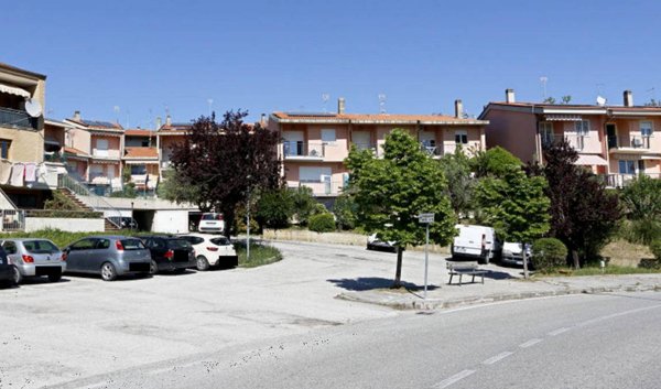 casa indipendente in vendita a Pesaro in zona Candelara