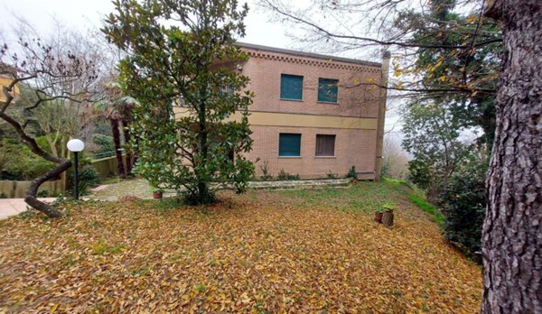 negozio in vendita a Pesaro