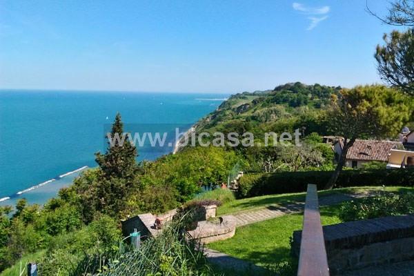 casa indipendente in vendita a Pesaro in zona Mare