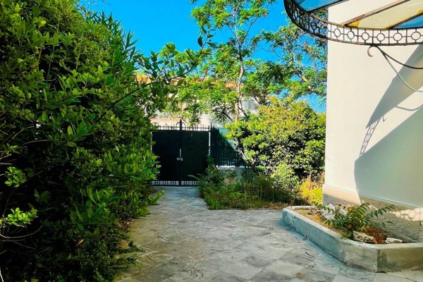 casa indipendente in vendita a Pesaro in zona Mare