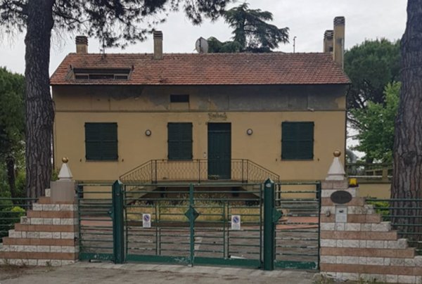 pentavano in vendita a Pesaro