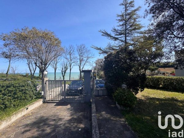 casa indipendente in vendita a Pesaro in zona Mare