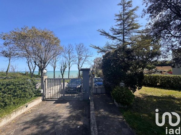 casa indipendente in vendita a Pesaro in zona Mare
