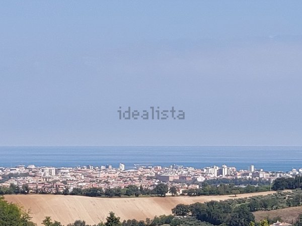 appartamento in vendita a Pesaro in zona Mare