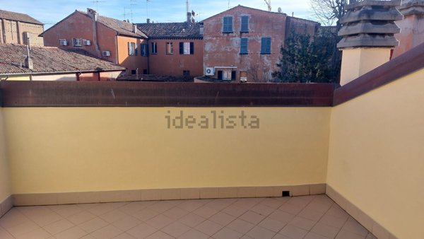 casa indipendente in vendita a Pesaro in zona Centro Città