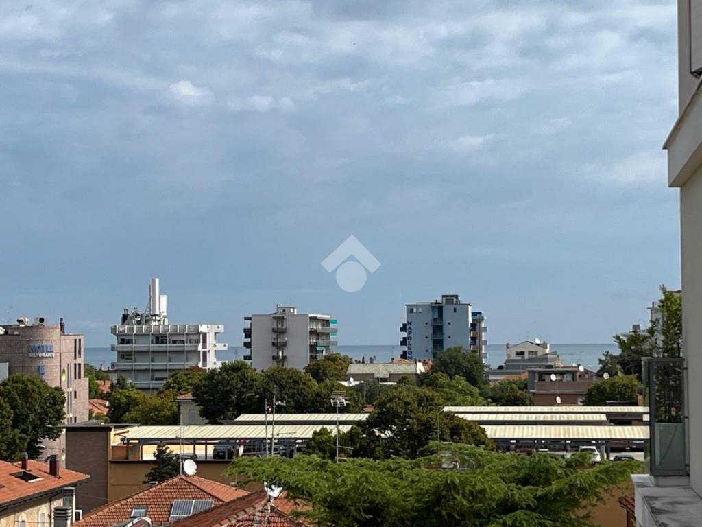 appartamento in vendita a Pesaro in zona Mare