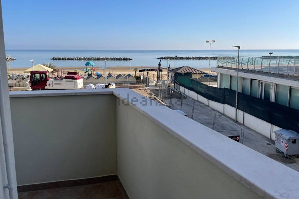 appartamento in vendita a Pesaro in zona Mare