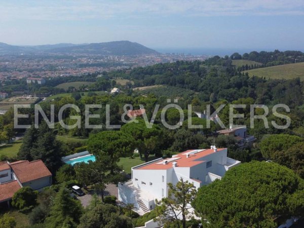 casa indipendente in vendita a Pesaro in zona Loreto