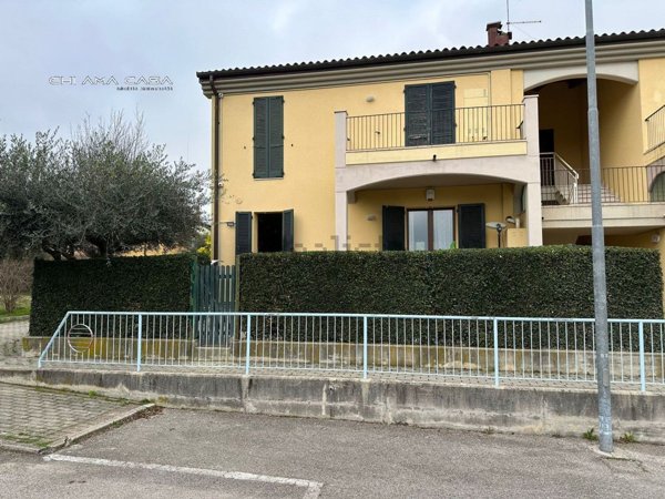 casa indipendente in vendita a Pesaro in zona Villa Betti