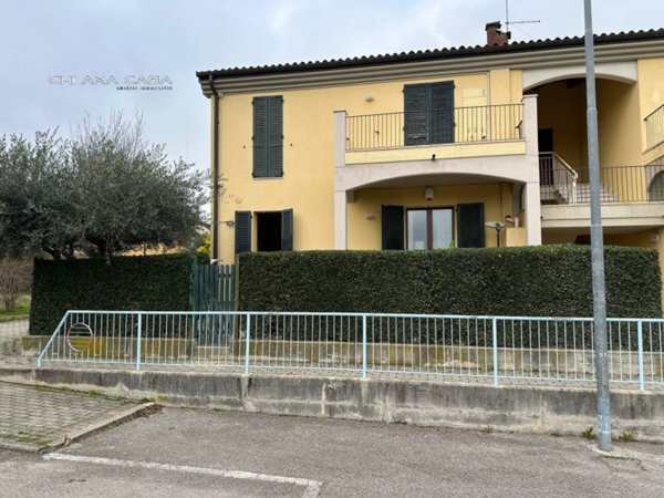casa indipendente in vendita a Pesaro in zona Villa Betti
