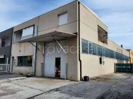 casa indipendente in vendita a Pesaro in zona Villa Fastiggi