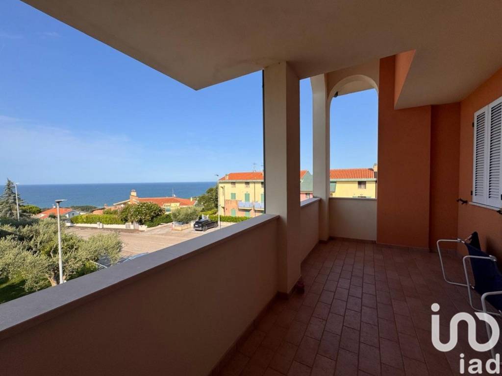 appartamento in vendita a Pesaro in zona Mare