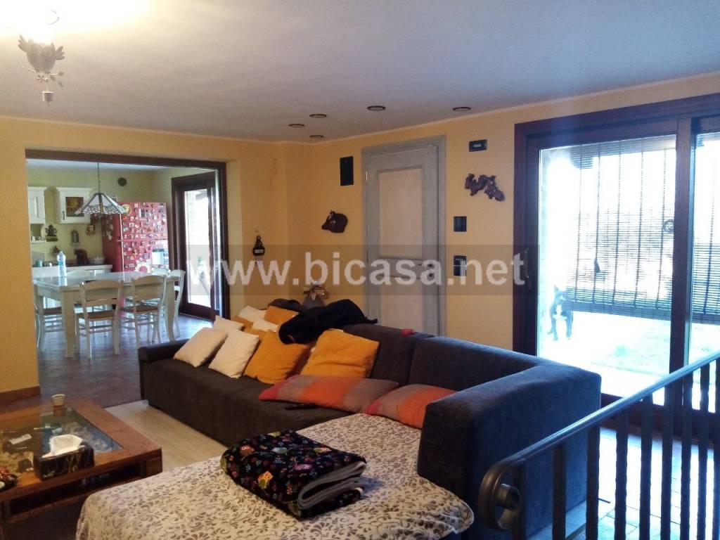 casa indipendente in vendita a Pesaro in zona Candelara