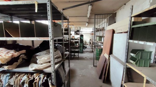 capannone in vendita a Pesaro