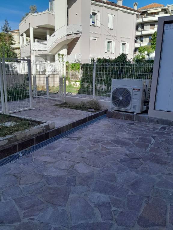 appartamento in vendita a Pesaro in zona Mare