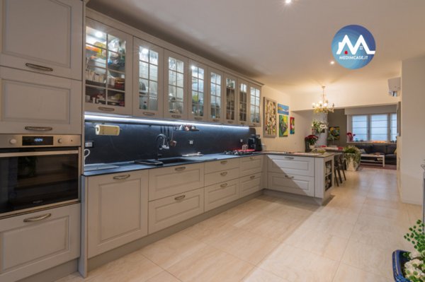 casa indipendente in vendita a Pesaro in zona Mare