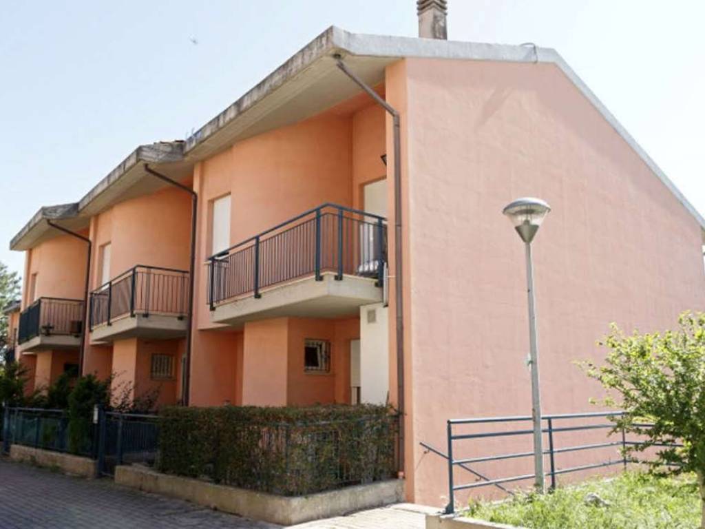 casa indipendente in vendita a Pesaro in zona Candelara