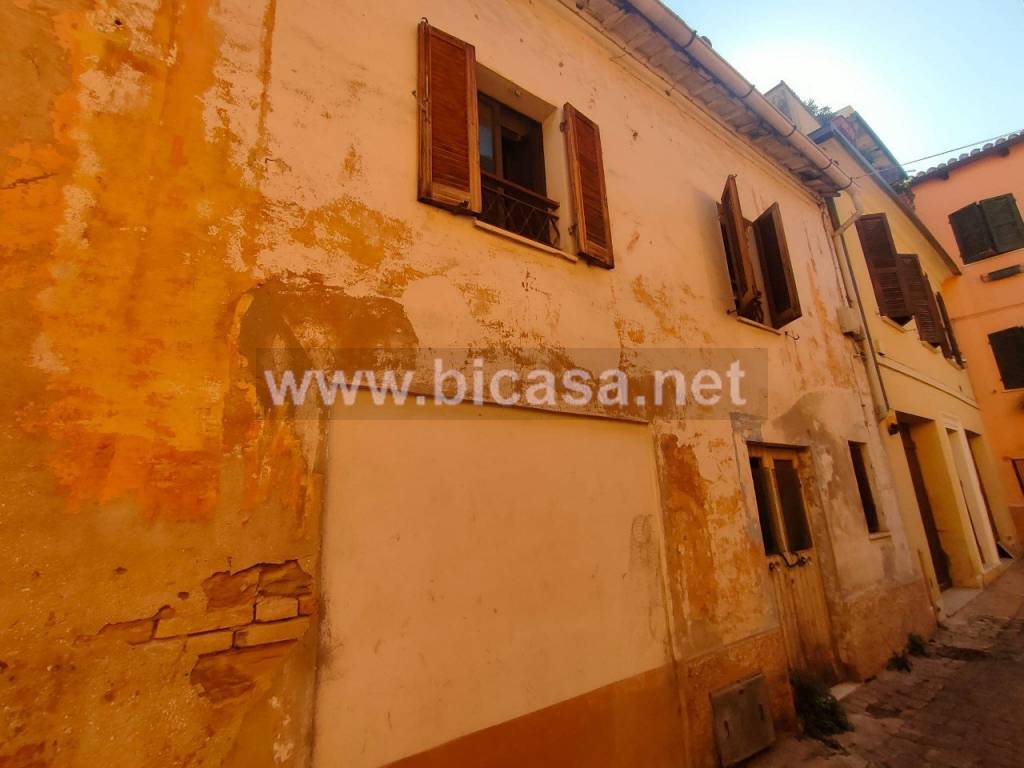 casa indipendente in vendita a Pesaro in zona Centro Città