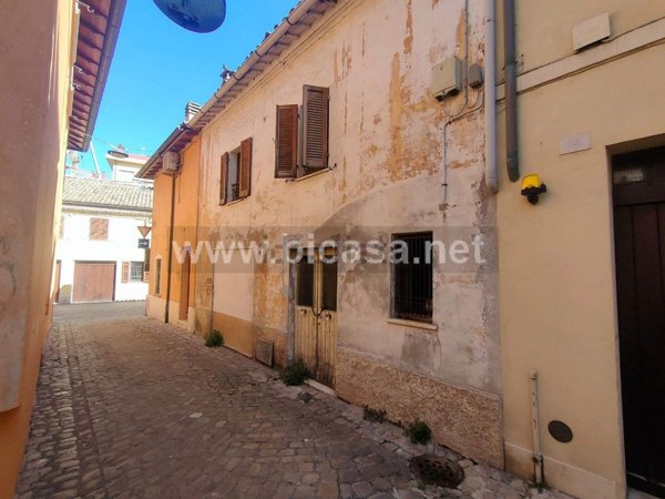 casa indipendente in vendita a Pesaro in zona Centro Città