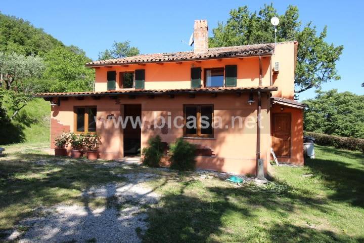 villa in vendita a Pesaro in zona Monteciccardo