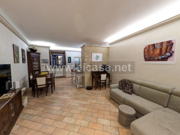 appartamento in vendita a Pesaro in zona Centro Città
