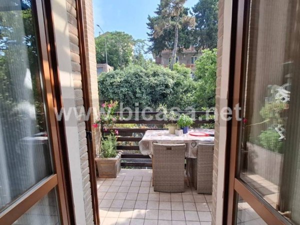 casa indipendente in vendita a Pesaro in zona Case Bruciate