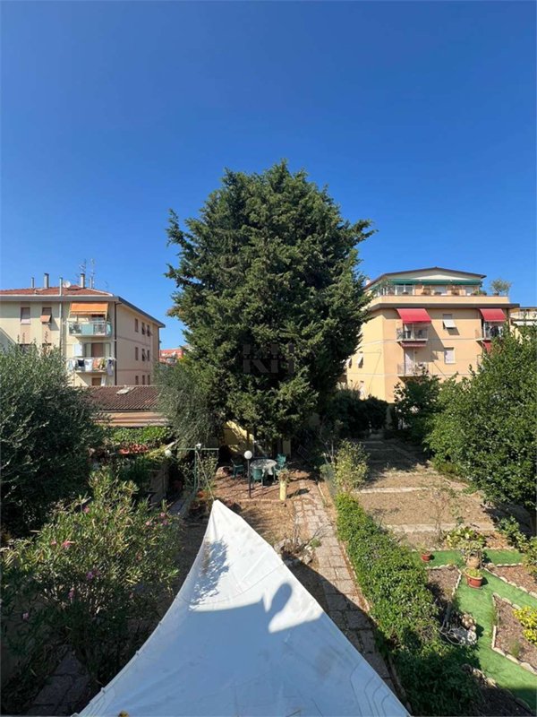 casa indipendente in vendita a Pesaro