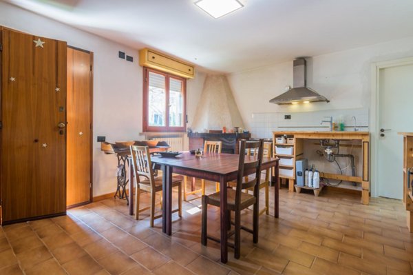 casa indipendente in vendita a Pesaro in zona Vismara