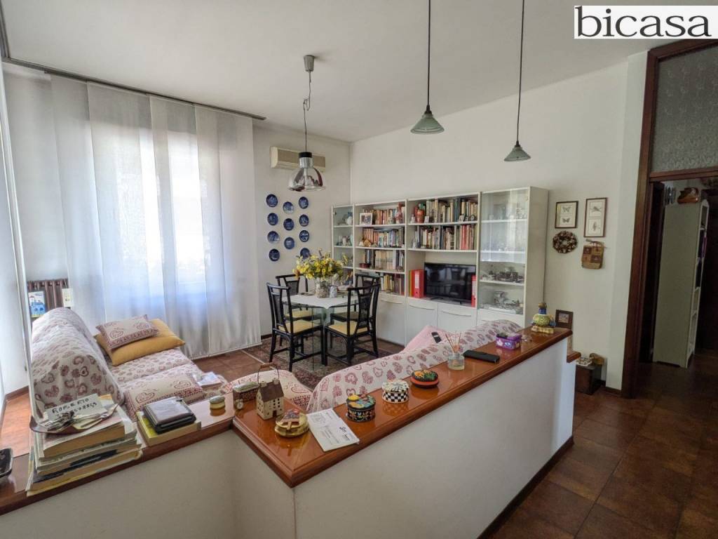 casa indipendente in vendita a Pesaro in zona Ghetto di Roncaglia