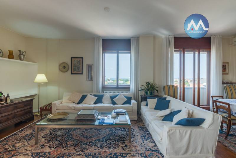 appartamento in vendita a Pesaro in zona Centro Città