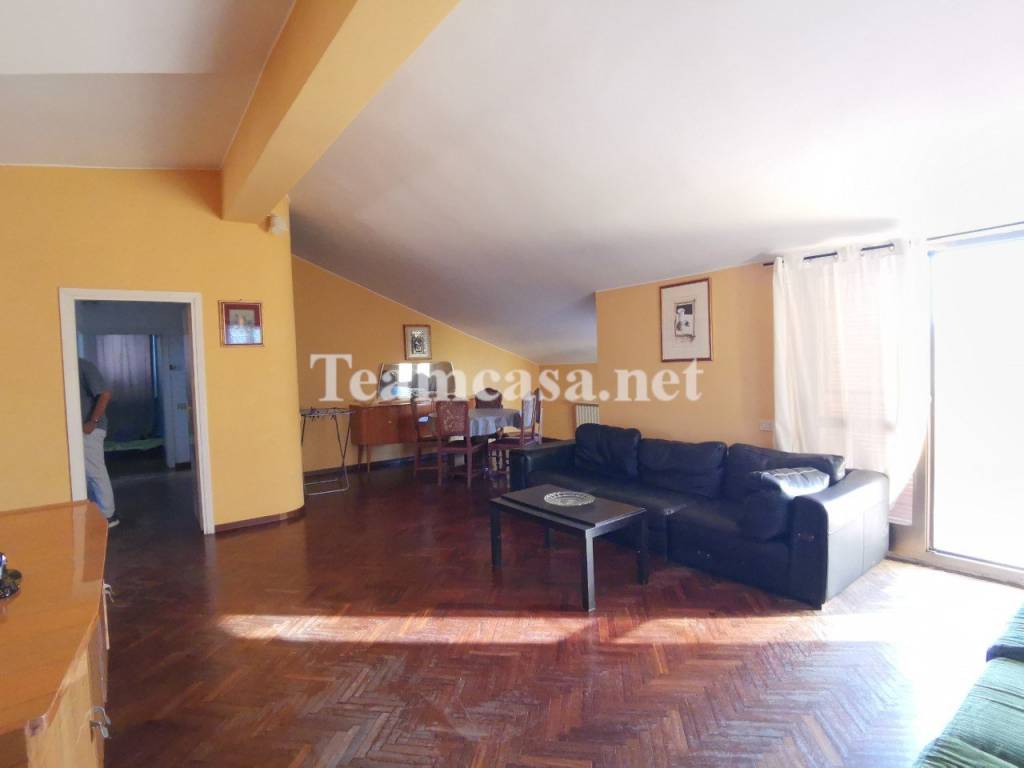 appartamento in vendita a Pesaro in zona Soria