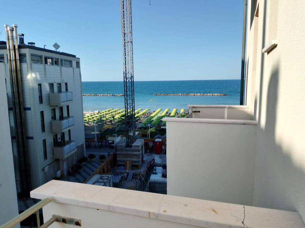 appartamento in vendita a Pesaro in zona Mare