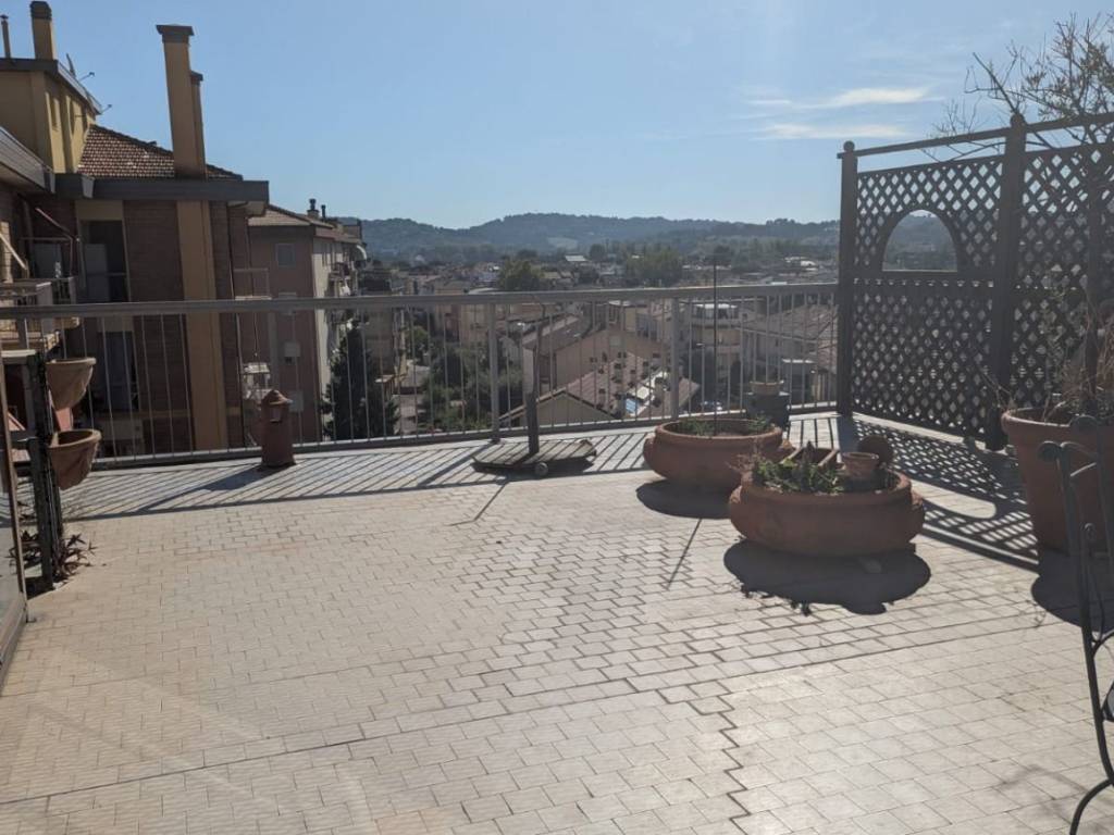 appartamento in vendita a Pesaro in zona Pantano
