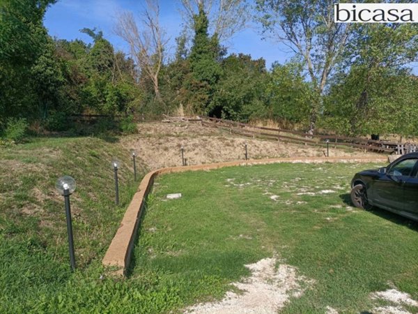 casa indipendente in vendita a Pesaro in zona Santa Maria dell'Arzilla