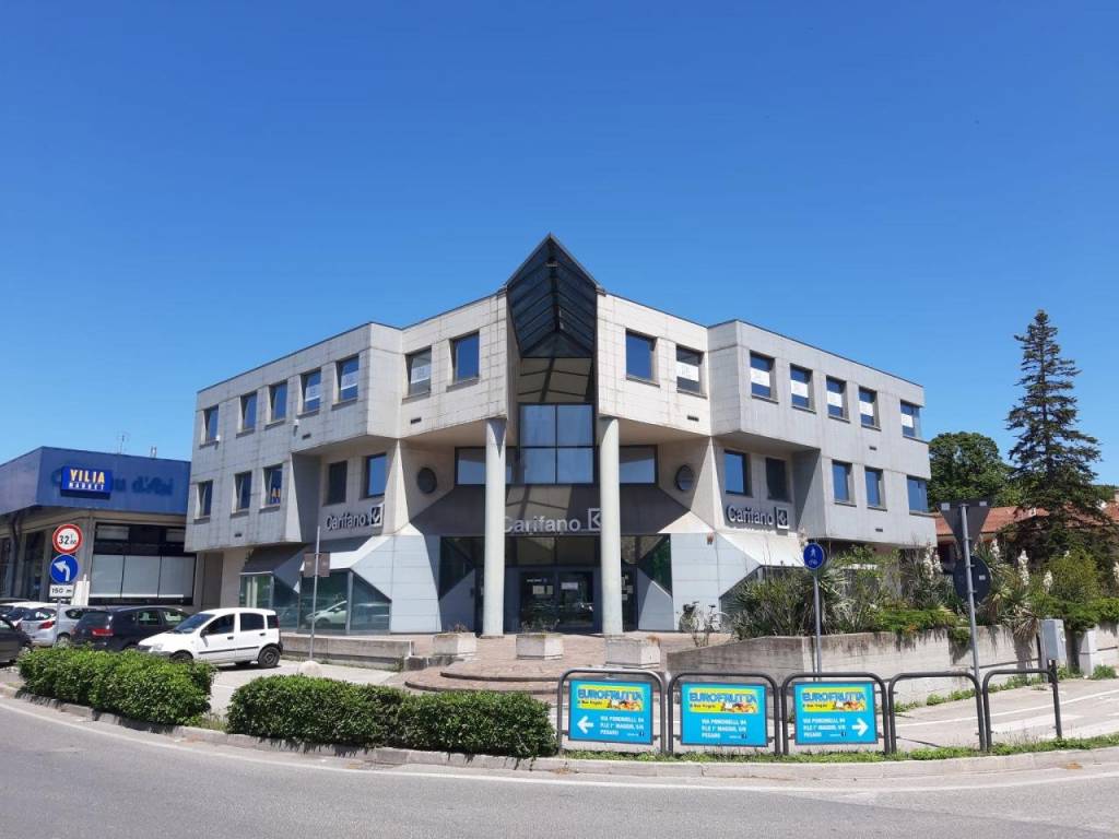 ufficio in vendita a Pesaro in zona Pantano